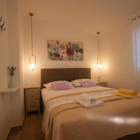 Apartments Cvelic Milovcic Malinska Εξωτερικό φωτογραφία