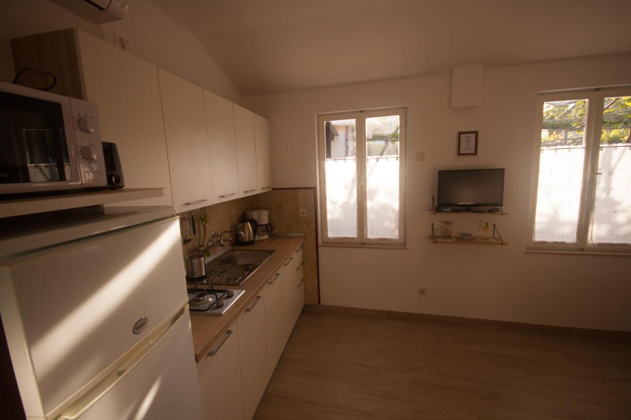Apartments Cvelic Milovcic Malinska Εξωτερικό φωτογραφία