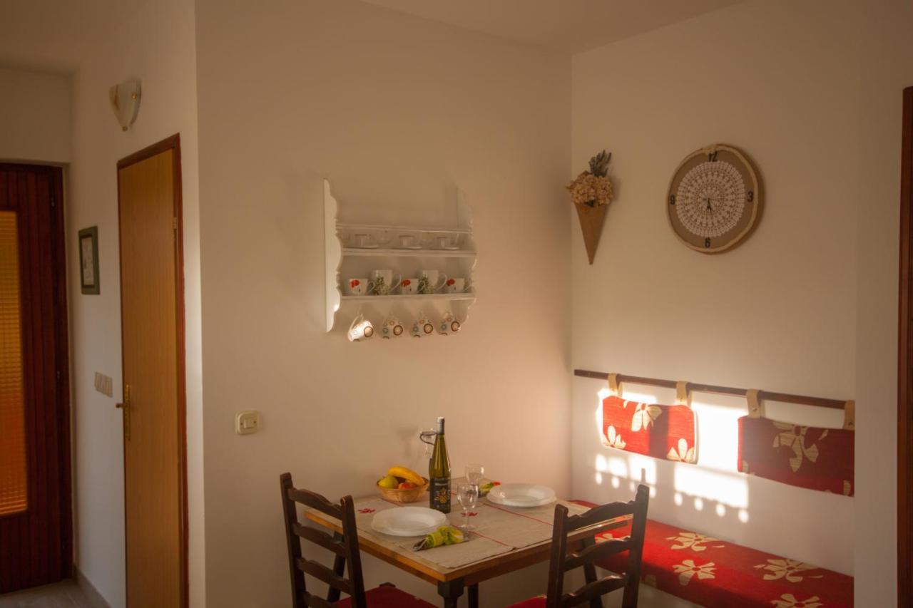 Apartments Cvelic Milovcic Malinska Εξωτερικό φωτογραφία