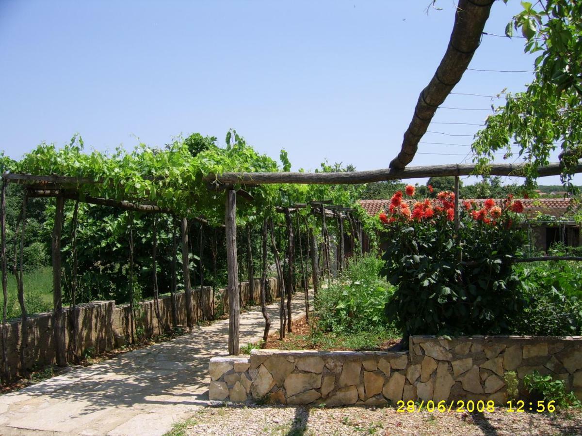 Apartments Cvelic Milovcic Malinska Εξωτερικό φωτογραφία