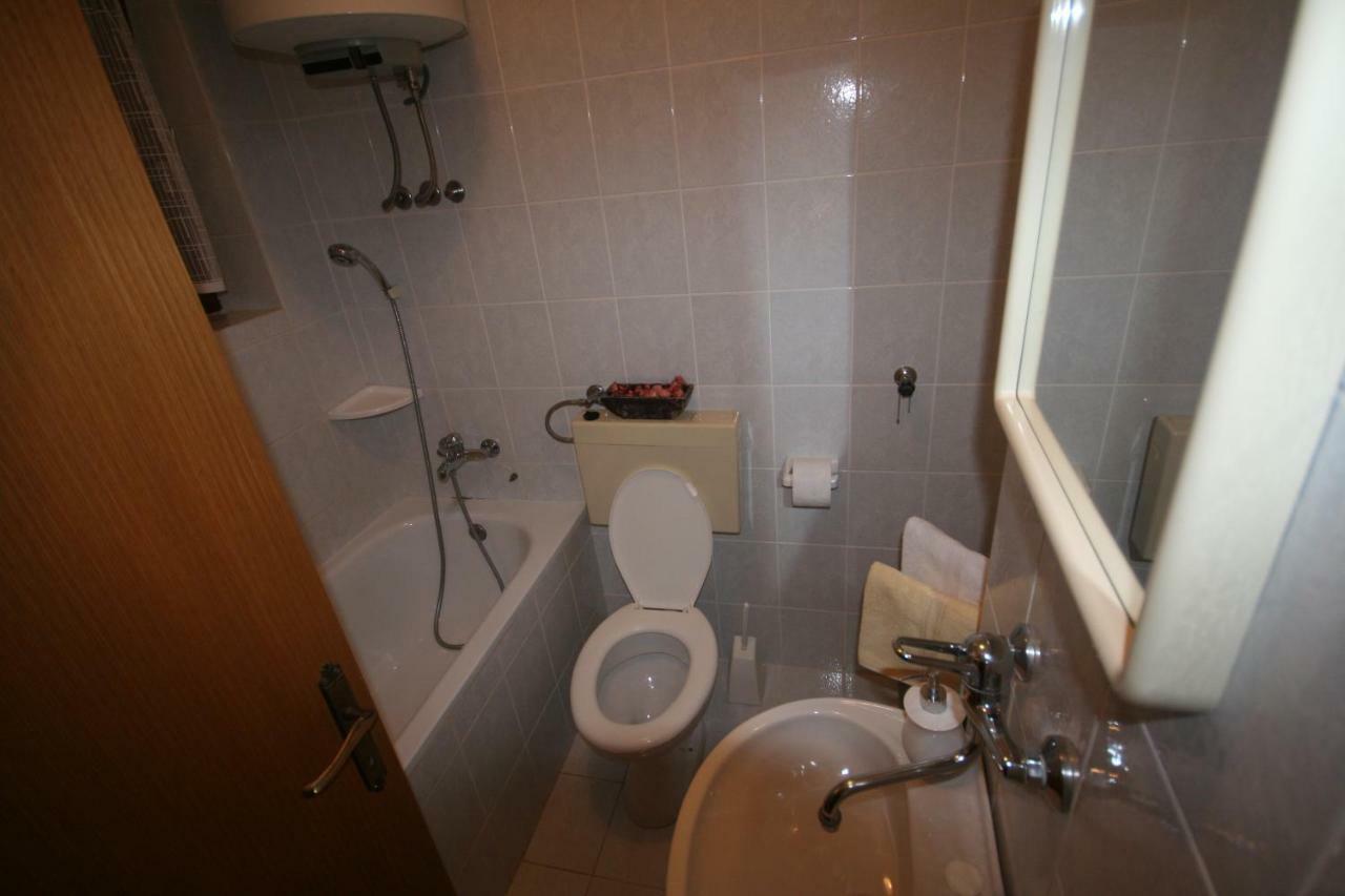Apartments Cvelic Milovcic Malinska Εξωτερικό φωτογραφία