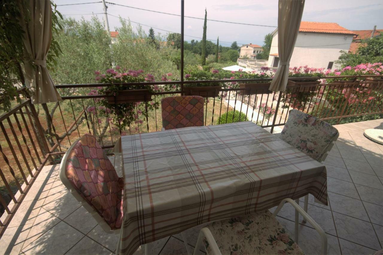 Apartments Cvelic Milovcic Malinska Εξωτερικό φωτογραφία
