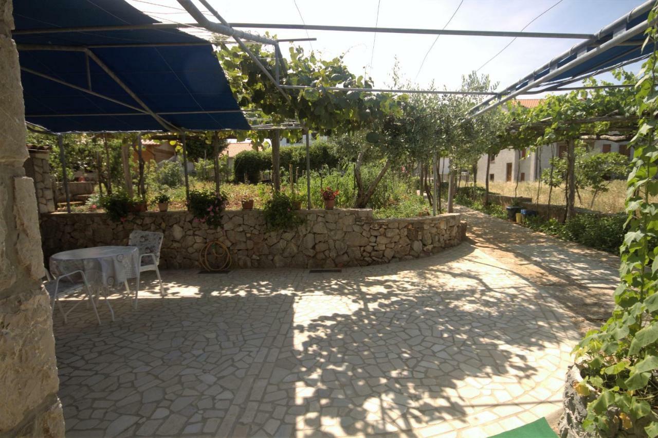 Apartments Cvelic Milovcic Malinska Εξωτερικό φωτογραφία