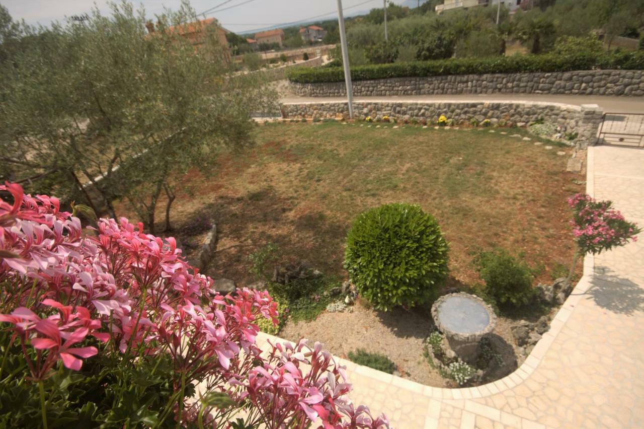 Apartments Cvelic Milovcic Malinska Εξωτερικό φωτογραφία