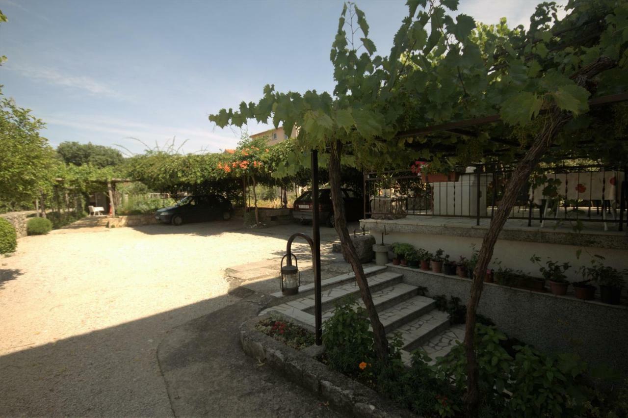 Apartments Cvelic Milovcic Malinska Εξωτερικό φωτογραφία