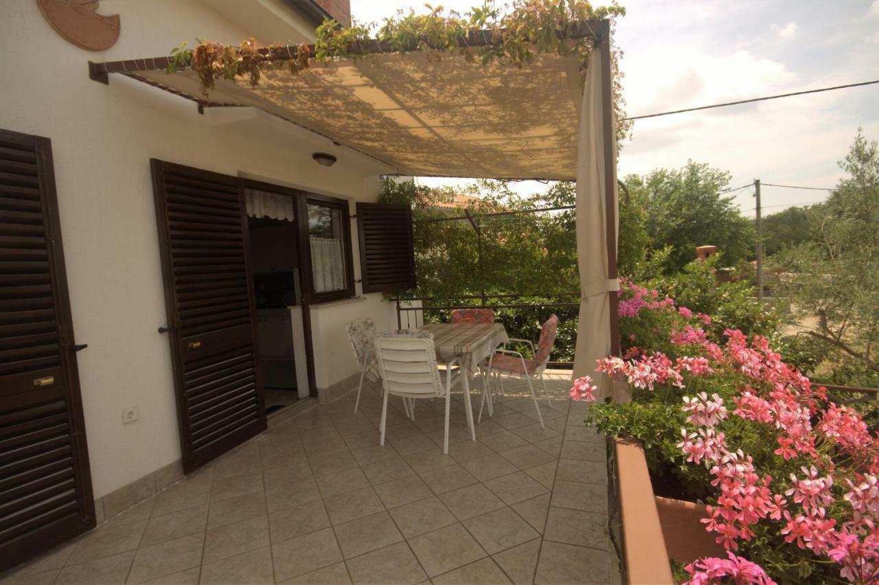 Apartments Cvelic Milovcic Malinska Εξωτερικό φωτογραφία