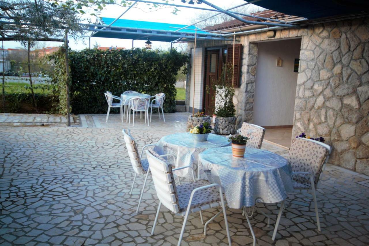 Apartments Cvelic Milovcic Malinska Εξωτερικό φωτογραφία